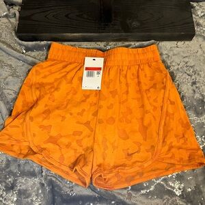 Nike Training Shorts Kids Size Large